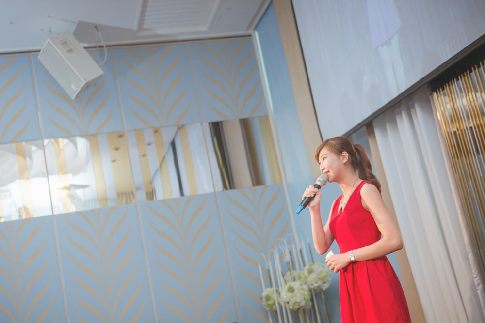 婚禮主持人 NICOLE 現場主持形象照 1