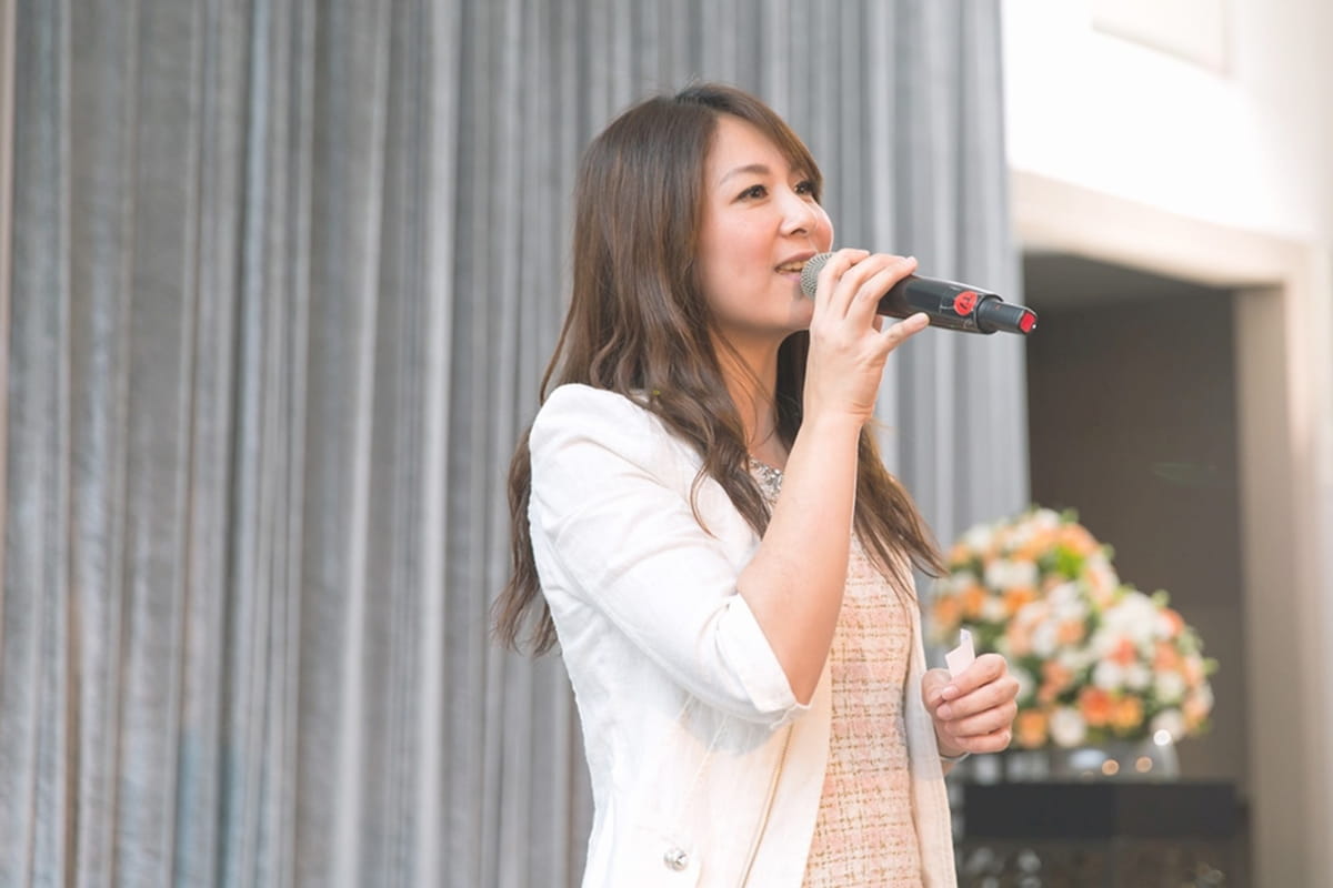 婚禮主持人 VIVI 現場主持形象照 1